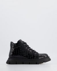 BOTKI Z MOTYWEM ZWIERZĘCYM 3003501 BLACK. Czarne botki Venezia, bez wzorów, ze skóry, bez obcasa, bez zapięcia. Za 239.00 zł.