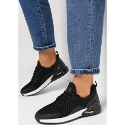Czarne Buty Sportowe Ianthadina. Czarne buty sportowe lifestyle Born2be, z aplikacjami, eleganckie, przed kostkę, bez zapięcia. W wyprzedaży za 97.99 zł.