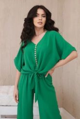Komplet bluzki ze spodniami zielony. Zielone bluzki KESI, l, bez wzorów, z dresówki, biznesowe, bez kołnierzyka, plus size, bez ramiączek. Za 229.98 zł.