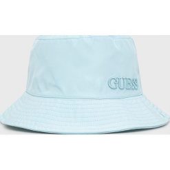 Guess kapelusz. Niebieskie kapelusze Guess, z aplikacjami. W wyprzedaży za 129.99 zł.