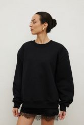 Klasyczna bluza z HAFTEM w kolorze TOTALLY BLACK - NOEL. Czarne bluzy Marsala, m, bez wzorów, z bawełny, klasyczne, bez ramiączek, bez kaptura. Za 339.90 zł.