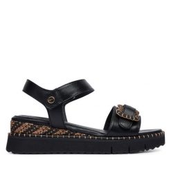 Sandały Tamaris. Czarne sandały Tamaris, bez wzorów, bez obcasa, na koturnie, bez zapięcia. Za 369.99 zł.