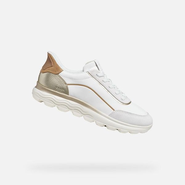 Buty GEOX D SPHERICA PLUS Biały. Białe buty do biegania Geox, bez wzorów, z materiału, bez zapięcia, do biegania. Za 451.99 zł.