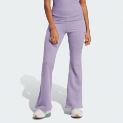 Spodnie Seasonal Essentials French Terry Flared. Czerwone spodnie materiałowe adidas, bez wzorów, sportowe. Za 239.00 zł.