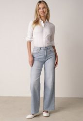 Niebieskie Szerokie Jeansy Wysoki Stan z Bawełną Ozdobione Nitami Basithoe. Niebieskie jeansy Born2be, bez wzorów, z bawełny, eleganckie, z podwyższonym stanem. Za 129.99 zł.