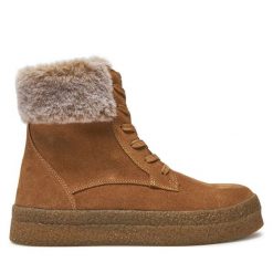 Botki Caprice. Brązowe botki Caprice, bez wzorów, bez obcasa, na płaskiej podeszwie, bez zapięcia. Za 279.99 zł.