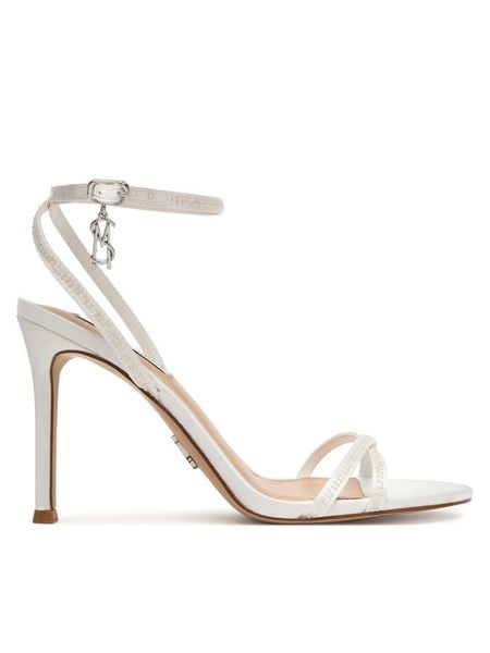 Steve Madden Sandały Jypsey-CNP 11005096 Écru. Białe sandały Steve Madden, bez wzorów, z materiału, bez obcasa, na szpilce, bez zapięcia. Za 519.99 zł.