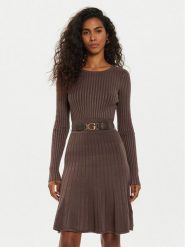 Guess Sukienka dzianinowa W2BK29 Z2YJ2 Brązowy Regular Fit. Brązowe sukienki Guess, m, z aplikacjami, z dzianiny, bez kołnierzyka, bez ramiączek. Za 669.99 zł.