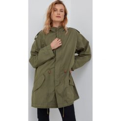 Lauren Ralph Lauren parka damska kolor zielony przejściowa. Zielone płaszcze Lauren Ralph Lauren, l, bez wzorów, bez kaptura. Za 1,759.90 zł.