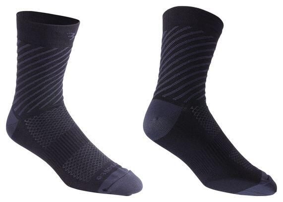Skarpety rowerowe BBB ThermoFeet. Czarne skarpetki BBB CYCLING, bez wzorów, z materiału. Za 69.90 zł.