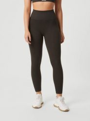Bjorn_borg STUDIO SEAMLESS RIBBED TIGHTS bezszwowe prążkowane legginsy – PEAT. Brązowe legginsy Björn Borg, bez wzorów, prążkowane. Za 307.50 zł.
