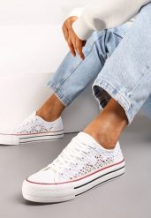 Białe Krótkie Trampki z Ażurowego Materiału Bremavia. Białe trampki Renee, w ażurowe wzory, boho, bez zapięcia. W wyprzedaży za 63.99 zł.