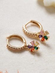 Lodie Silver Pozłacane kolczyki-kreole z cyrkoniami rozmiar: onesize. Szare kolczyki Lodie Silver, z cyrkonią, metalowe. Za 39.99 zł.