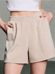 Szorty dresowe soft touch - beżowy. Brązowe szorty sportowe Sinsay, bez wzorów, z dresówki. W wyprzedaży za 13.99 zł.