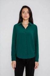 Koszula wiskozowa zielona. Zielone koszule MOODO, l, bez wzorów, z wiskozy, bez kołnierzyka, bez ramiączek. Za 79.99 zł.