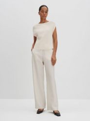 Someday Sweter "Tanee" w kolorze beżowym rozmiar: S. Brązowe swetry someday., s, bez wzorów, bez ramiączek. Za 119.95 zł.