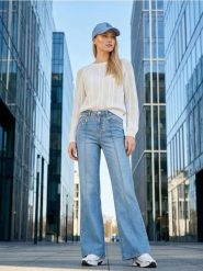 Ażurowy sweter z bawełną - kremowy. Białe swetry Sinsay, l, w ażurowe wzory, z bawełny, bez ramiączek. Za 49.99 zł.