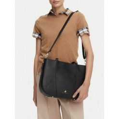 Torebka Beverly Hills Polo Club. Czarne torebki klasyczne Beverly Hills Polo Club, bez wzorów, klasyczne, bez dodatków. Za 219.99 zł.