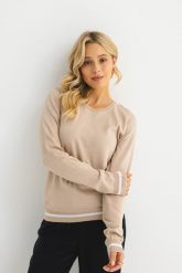 LEKKI SWETER JANE BEŻOWY M - Flawless. Brązowe swetry Flawless, l, bez wzorów, z bawełny, eleganckie, bez ramiączek. Za 273.00 zł.