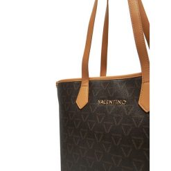 Torebka Valentino. Brązowe shopper bag Valentino, bez wzorów, bez dodatków. Za 399.99 zł.