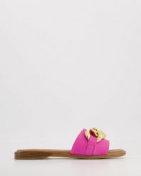 KLAPKI Z ŁAŃCUCHEM 2669 R244 FUXIA. Klapki Venezia, bez wzorów, ze skóry, bez obcasa, bez zapięcia. Za 229.00 zł.