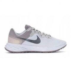 Buty do biegania damskie Nike Revolution 6 NN. Białe buty do biegania Nike, bez wzorów, z materiału, bez zapięcia, do biegania, nike revolution. Za 369.00 zł.
