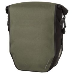 Torba rowerowa pojedyncza wodoszczelna 21L zielona. Zielone torby na laptopa AGU, bez wzorów, z materiału. Za 556.95 zł.