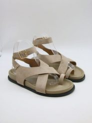 Bellucci Sandały w kolorze khaki rozmiar: 38. Brązowe sandały Bellucci, bez wzorów, klasyczne, z otwartym noskiem, bez obcasa, bez zapięcia. Za 86.99 zł.