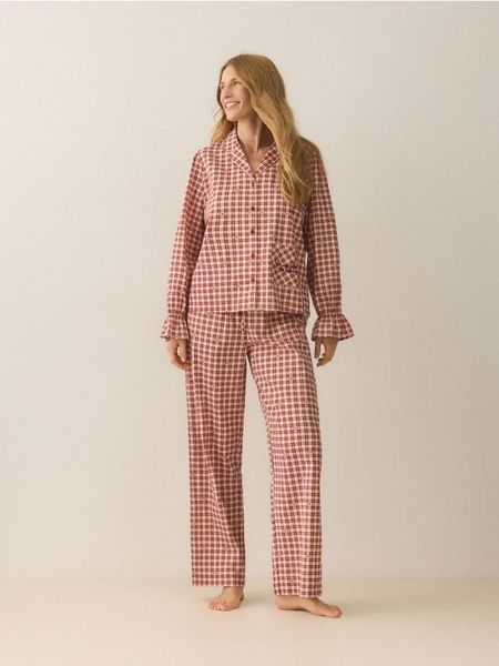 Dwuczęściowa piżama w kratkę - czerwony. Czerwone piżamy Reserved, l, bez wzorów, z bawełny, bez kołnierzyka, bez ramiączek. Za 159.99 zł.