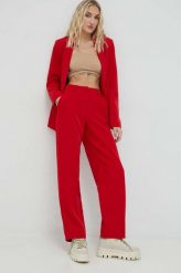 Vila spodnie vikammas damskie kolor czerwony szerokie high waist. Czerwone spodnie materiałowe Vila, bez wzorów, z materiału, z podwyższonym stanem. W wyprzedaży za 110.99 zł.