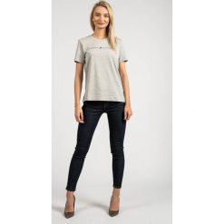 Tommy Hilfiger T-shirt "Essential". T-shirty Tommy Hilfiger, bez wzorów, z bawełny, bez kołnierzyka, bez ramiączek. Za 139.00 zł.