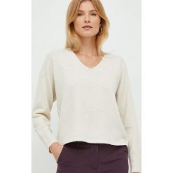 Vero Moda sweter damski kolor beżowy lekki. Brązowe swetry Vero Moda, l, bez wzorów, z dzianiny, bez ramiączek. Za 119.99 zł.