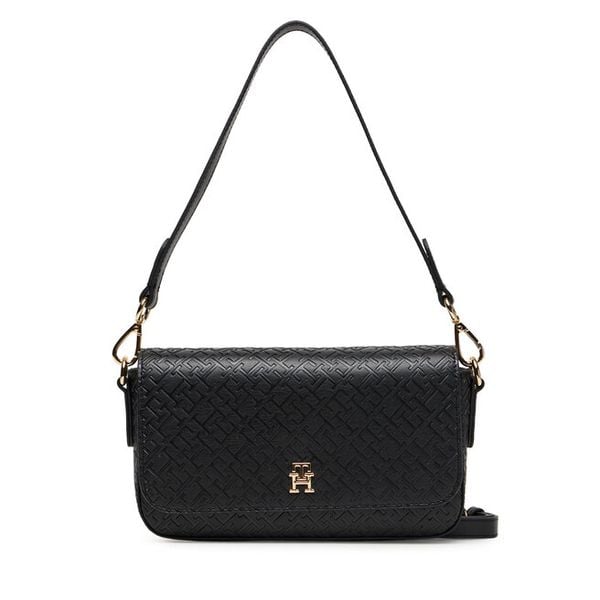 Torebka Tommy Hilfiger. Czarne listonoszki Tommy Hilfiger, bez wzorów, bez dodatków. Za 389.99 zł.