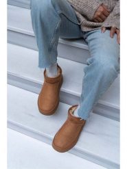 Trendyol Skórzane botki w kolorze jasnobrązowym rozmiar: 39. Brązowe botki Trendyol, bez wzorów, z materiału, bez obcasa, bez zapięcia. Za 126.15 zł.