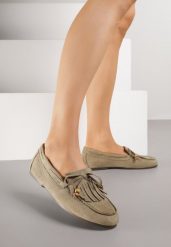 Zielone Mokasyny Ozdobione Frędzlami Kokardą i Koralikami Woodswift. Zielone mokasyny Born2be, z aplikacjami, z jeansu. Za 89.99 zł.