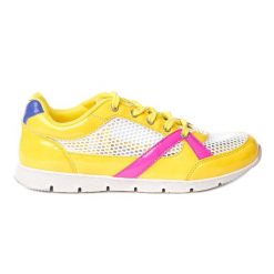 Buty Sportowe Bata Różowe. Czerwone buty treningowe Trespass, bez wzorów, z materiału, bez zapięcia. Za 197.99 zł.