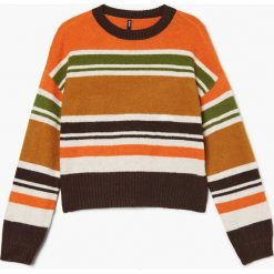 Sweter w kolorowe paski oversize - Wielobarwny. Swetry Cropp, l, bez wzorów, z dzianiny, bez ramiączek. Za 79.99 zł.