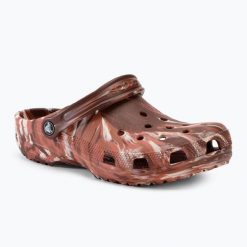 Klapki Crocs Classic Marbled Clog. Brązowe klapki Crocs, bez wzorów, bez obcasa, bez zapięcia. Za 209.99 zł.