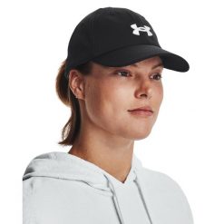 Czapka z daszkiem damska Under Armour Blitzing. Czapki z daszkiem Under Armour, bez wzorów, ze skóry, sportowe. Za 69.99 zł.