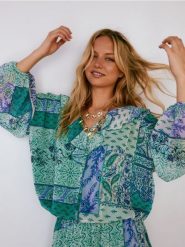 Bluzka z falbaną - wielobarwny. Bluzki Reserved, l, bez wzorów, z tkaniny, bez kołnierzyka, bez ramiączek. Za 129.99 zł.