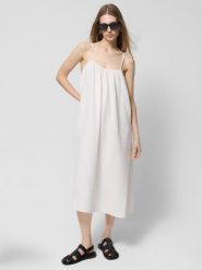 Sukienka oversize z bawełnianego muślinu Outhorn - złamana biel. Białe sukienki Outhorn, m, bez wzorów, z bawełny, bez kołnierzyka, bez ramiączek, maxi, oversize. W wyprzedaży za 69.99 zł.