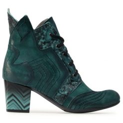 Botki Maciejka. Zielone botki Maciejka, bez wzorów, bez obcasa, na słupku, bez zapięcia. Za 499.99 zł.
