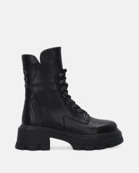 CZARNE SKÓRZANE WORKERY 53C0526 BLACK. Czarne botki Venezia, bez wzorów, ze skóry, bez obcasa, bez zapięcia. Za 419.00 zł.