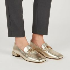 Półbuty damskie S.Barski, cholewka skóra naturalna metalizowana niski fason zaokrąglony nosek ozdobny metalowy element na podbiciu stabilny obcas blo. Żółte półbuty wsuwane S.BARSKI, bez wzorów, ze skóry, bez obcasa, na obcasie. Za 389.00 zł.