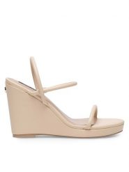 Nine West Sandały WFA2624-1 Beżowy. Brązowe sandały Nine West, bez wzorów, z syntetyku, bez obcasa, na koturnie, bez zapięcia. Za 219.99 zł.