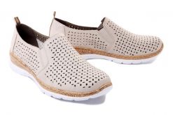 RIEKER N4251-60 beige, półbuty damskie. Brązowe półbuty wsuwane Rieker, na lato, w ażurowe wzory, bez obcasa. Za 309.90 zł.
