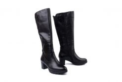 RIEKER 77684-00 black, kozaki damskie. Czarne kozaki Rieker, bez wzorów, bez obcasa, na obcasie, bez zapięcia. Za 475.92 zł.