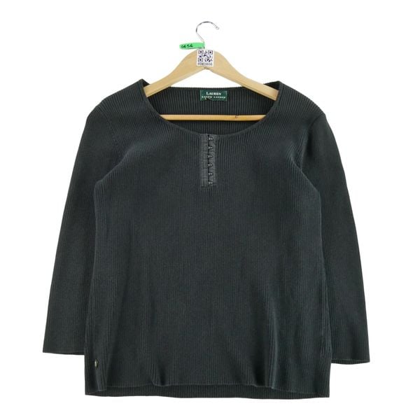 Kobieta czarny sweter. Czarne swetry Ralph Lauren, m, bez wzorów, z jeansu, eleganckie, bez ramiączek. Za 51.08 zł.