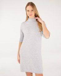 Gładka sukienka z dzianiny. Szare sukienki Unisono, s, bez wzorów, z dzianiny, bez kołnierzyka, bez ramiączek, mini. Za 179.00 zł.