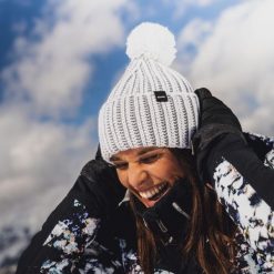 Czapka Ronda z pomponem, zimowa, polarowa, ciepła, z wełny merynosowej, unisex. Białe czapki zimowe Eisbär, bez wzorów, z polaru, sportowe. Za 249.90 zł.